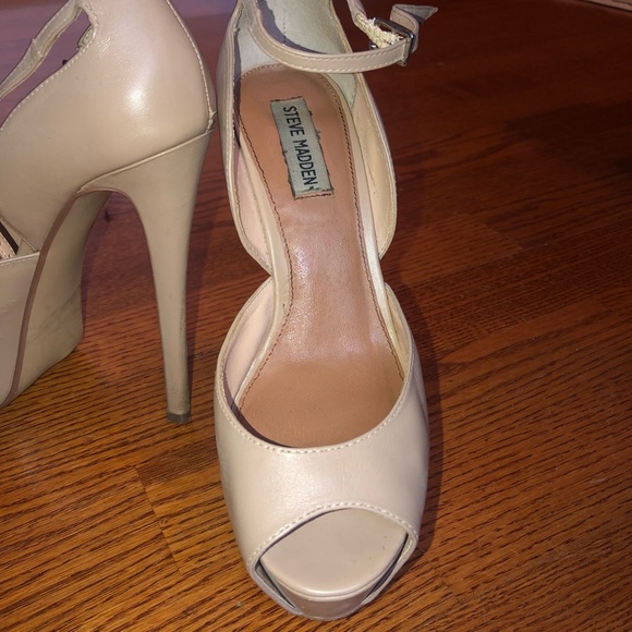 STEVE MADDEN PUMP HEELS - Picture 2 of 5
